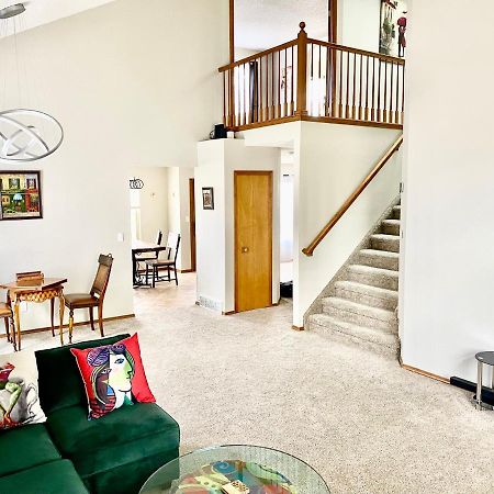Artsy Home Close To Usafa With Fireplace And Patio Colorado Springs Luaran gambar