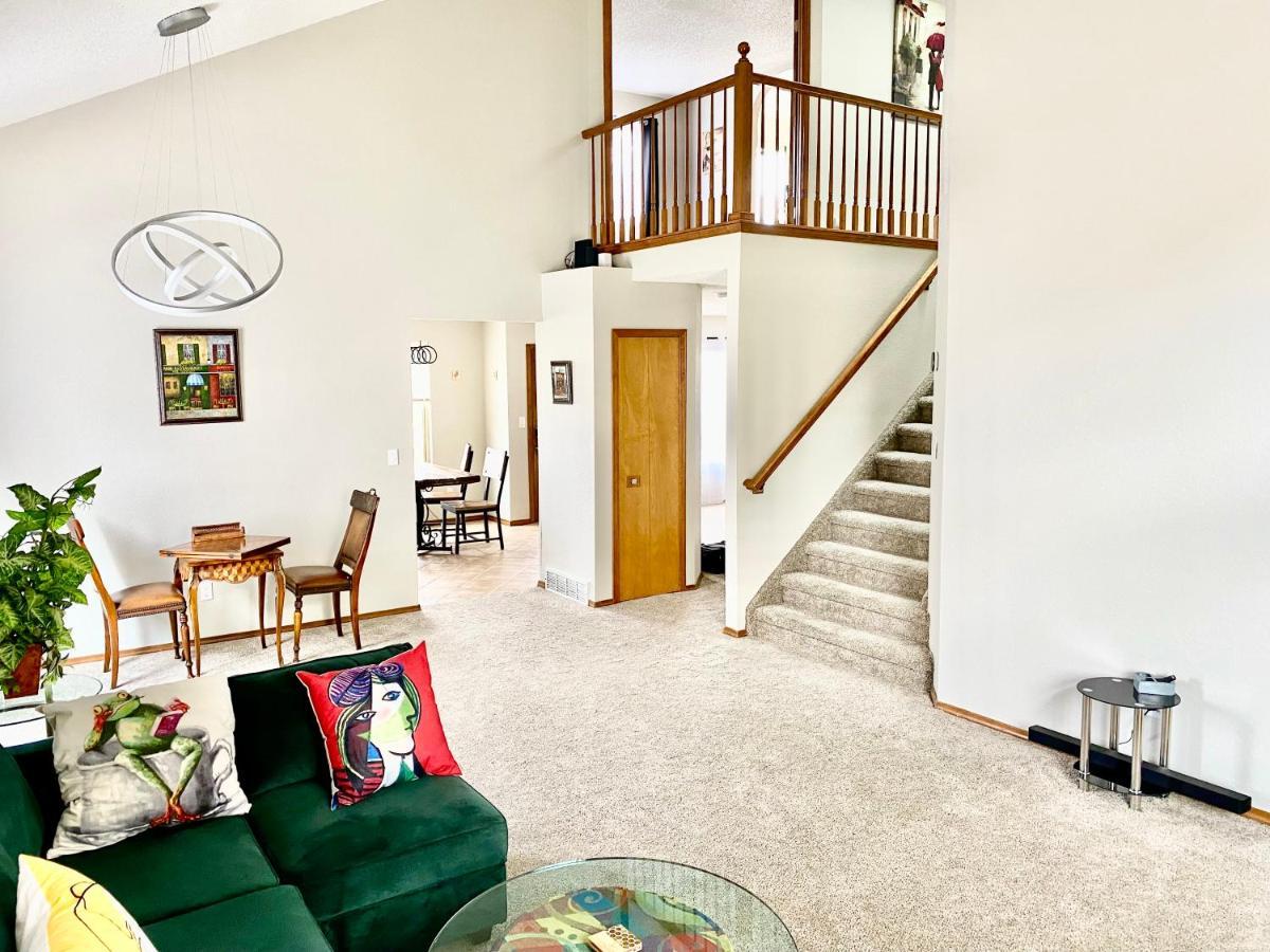 Artsy Home Close To Usafa With Fireplace And Patio Colorado Springs Luaran gambar
