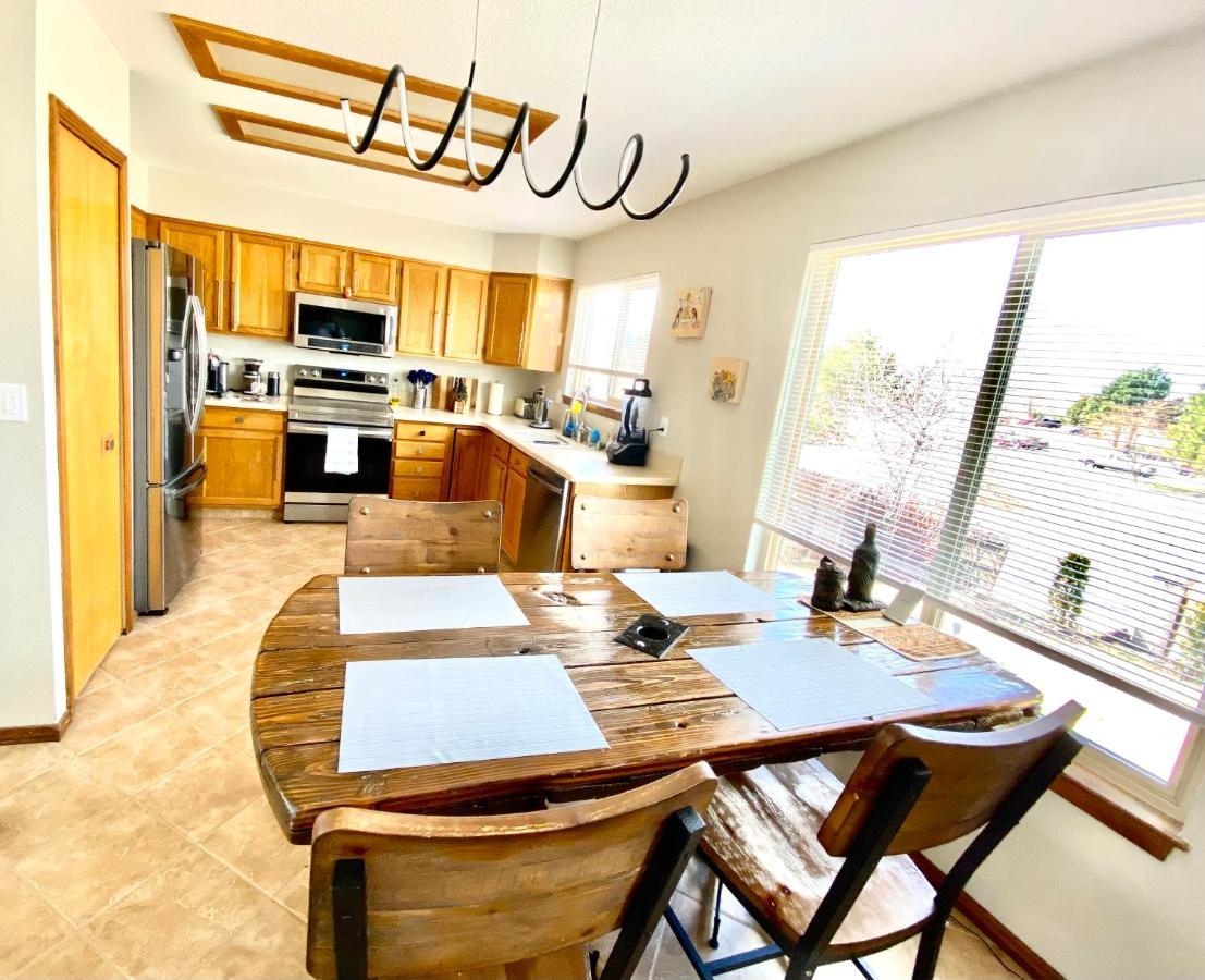 Artsy Home Close To Usafa With Fireplace And Patio Colorado Springs Luaran gambar