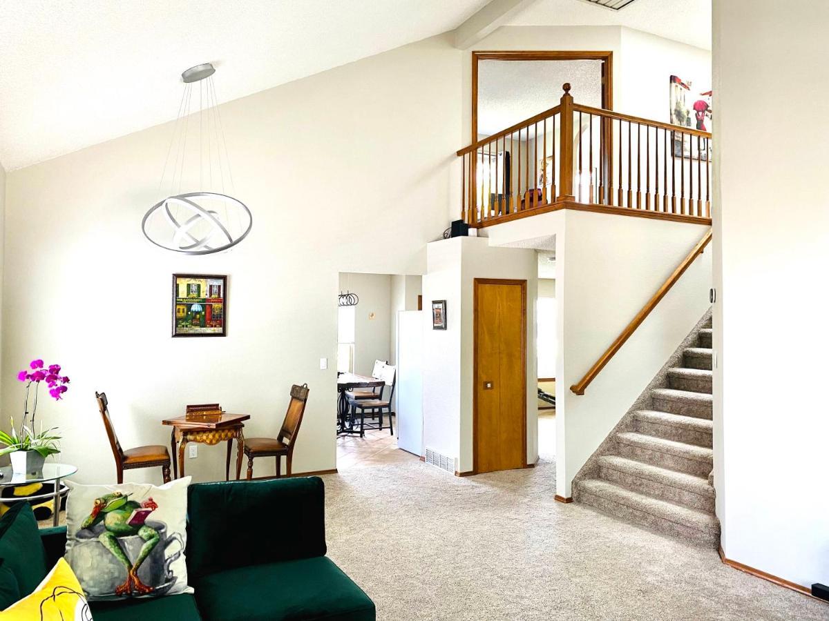 Artsy Home Close To Usafa With Fireplace And Patio Colorado Springs Luaran gambar